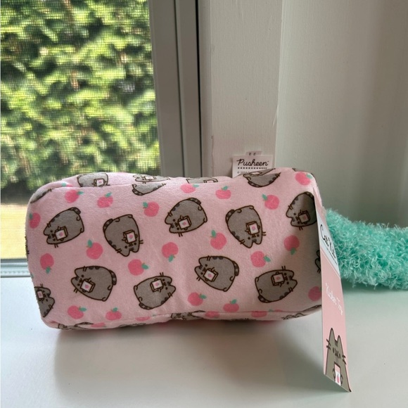 NWT Pusheen sips boba cat kit exclusive chaser plush cat kicker toy - Picture 2 of 3